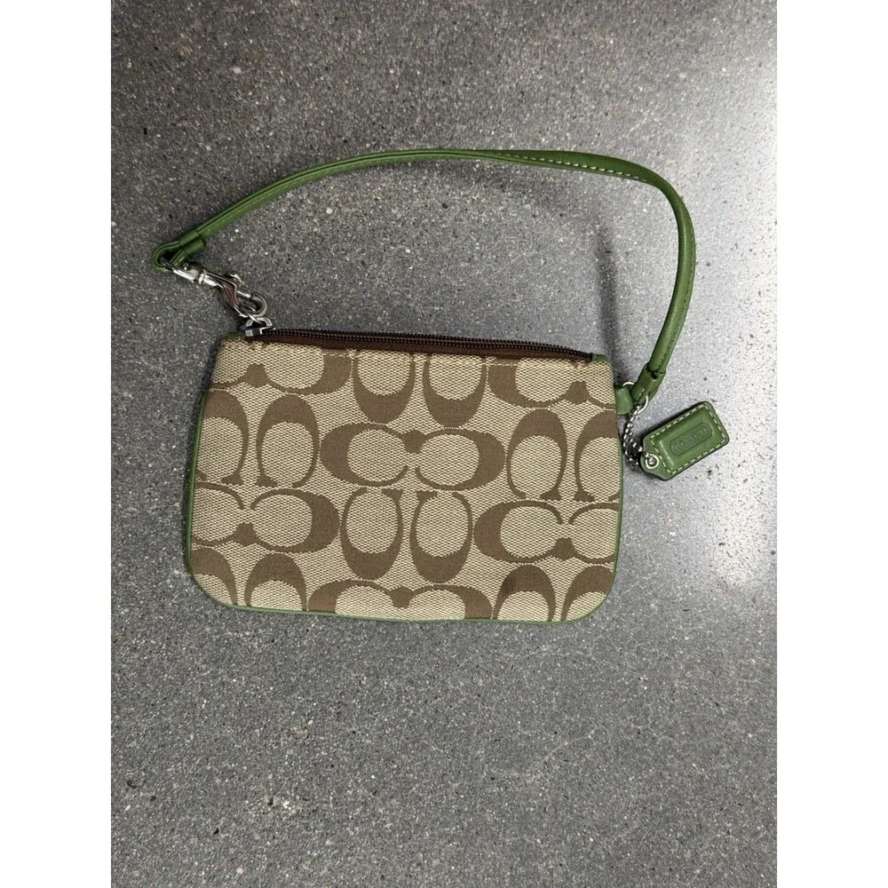 Coach Corner Women's Clutch Wallet with Wristlet - Light Khaki / Chalk (58035)